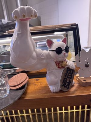 High five   at WAKI WAKI Veggie Sushi in Bangkok