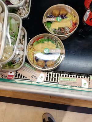Orientbowl - Quinoa Bowl (nicht mit auf dem Bild) at Junge Die Bäckerei - Rübenkamp in Hamburg