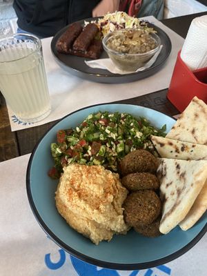   at Cafeneaua Nației in Ploiesti