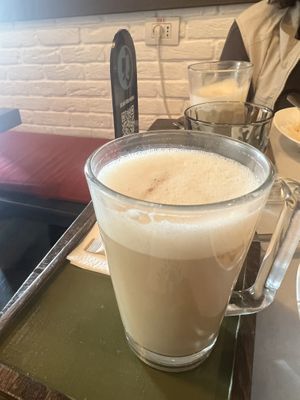   at Cafeneaua Nației in Ploiesti