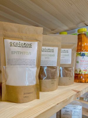 Кокосовий цукор, сироп топінамбура, ерітрітол at Firefly's  in Lviv