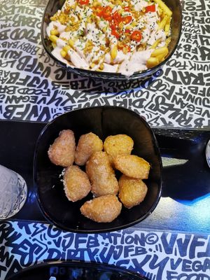 Chilli Cheese Nuggets at Vegan Junk Food Bar - Cologne in Cologne