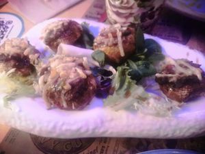 Champiñones rellenos at Shangri-La in Merida