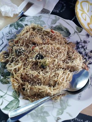 fideos de arroz con verduras at Shangri-La in Merida