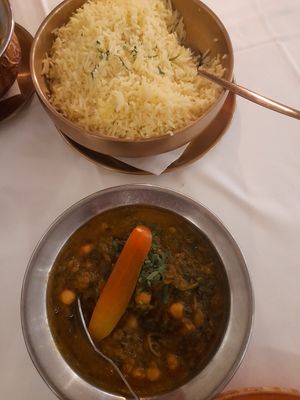 Palak Channa, Kichererbsen, Blattspinat Churry at Rama in Neufahrn Bei Freising