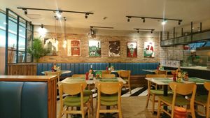 Pizza Express Ambiance at Pizza Express in Mandaluyong