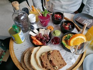 Vegan breakfast for 2 at Anne&Max in Breda