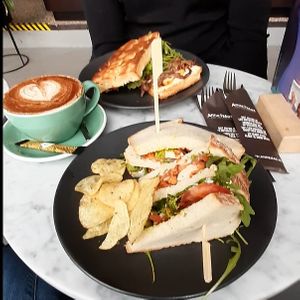 Very vegan club + chai latte at Anne&Max in Breda