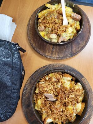 Bols frites cheddar. at V&V House in Marseille