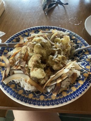 Arroz com côco, couve flor e castanhas  at Caliandra Café in Brasilia