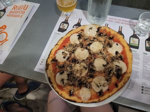 Mushrooms, vegan mozzarella and vegan parmesan at Levante Pizza E Birra Rubiu in Cagliari