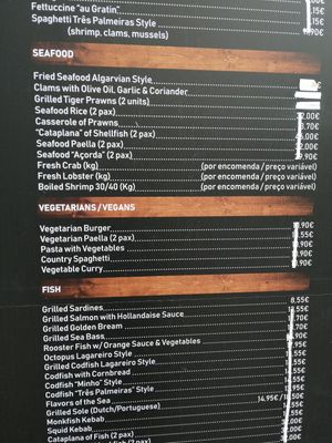 Main dishes at Três Palmeiras in Portimao