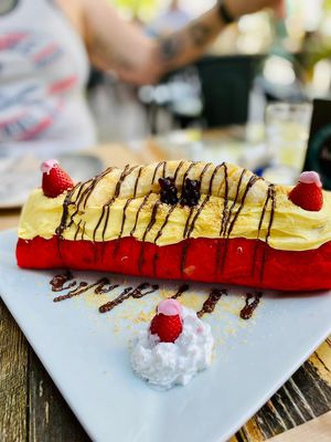 La bomba at Treis Laloun -Τρεις Λαλούν in Athens