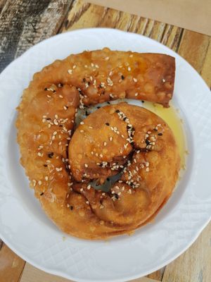 Twisted Onion Pie at Treis Laloun -Τρεις Λαλούν in Athens