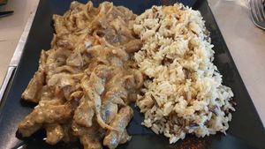 Soy-beef with lemon sauce at Treis Laloun -Τρεις Λαλούν in Athens