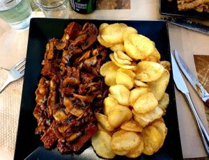 Seitan steak at Treis Laloun -Τρεις Λαλούν in Athens