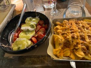 👅 at Treis Laloun -Τρεις Λαλούν in Athens