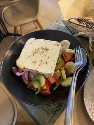 greek salad🥗 at Treis Laloun -Τρεις Λαλούν in Athens