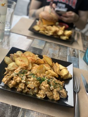   at Treis Laloun -Τρεις Λαλούν in Athens