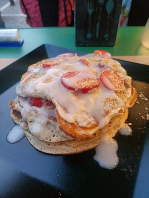  at Treis Laloun -Τρεις Λαλούν in Athens