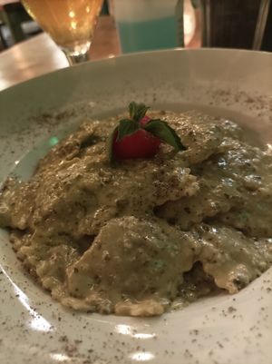  at Treis Laloun -Τρεις Λαλούν in Athens