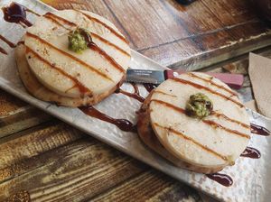  at Treis Laloun -Τρεις Λαλούν in Athens