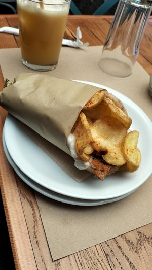  at Treis Laloun -Τρεις Λαλούν in Athens