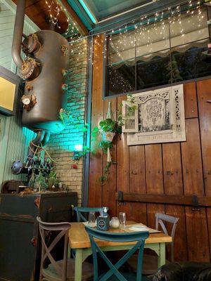  at Treis Laloun -Τρεις Λαλούν in Athens