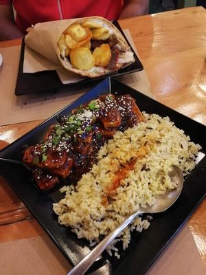  at Treis Laloun -Τρεις Λαλούν in Athens