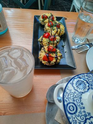  at Treis Laloun -Τρεις Λαλούν in Athens