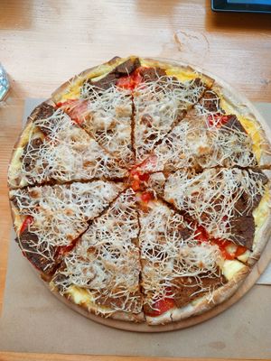  at Treis Laloun -Τρεις Λαλούν in Athens