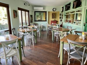   at Treis Laloun -Τρεις Λαλούν in Athens