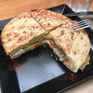   at Treis Laloun -Τρεις Λαλούν in Athens