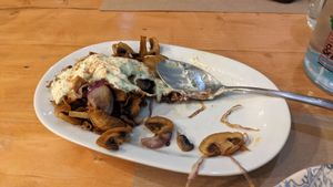  at Treis Laloun -Τρεις Λαλούν in Athens