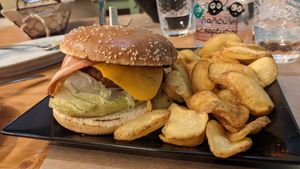  at Treis Laloun -Τρεις Λαλούν in Athens