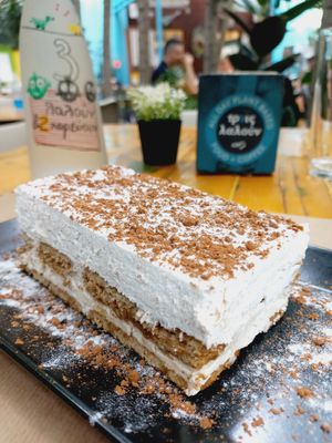 Tiramisu at Treis Laloun -Τρεις Λαλούν in Athens