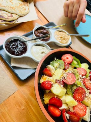  at Treis Laloun -Τρεις Λαλούν in Athens