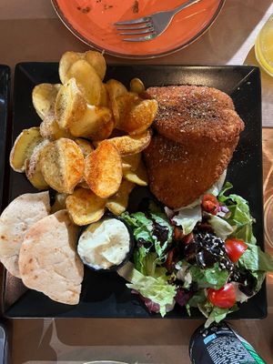  at Treis Laloun -Τρεις Λαλούν in Athens