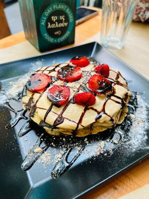  at Treis Laloun -Τρεις Λαλούν in Athens