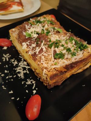 Mousaka at Treis Laloun -Τρεις Λαλούν in Athens