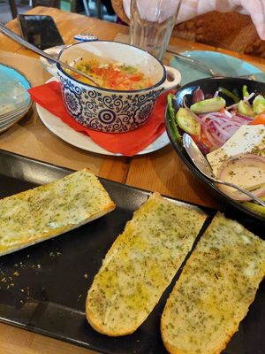 garlic bread, bougiourdi at Treis Laloun -Τρεις Λαλούν in Athens