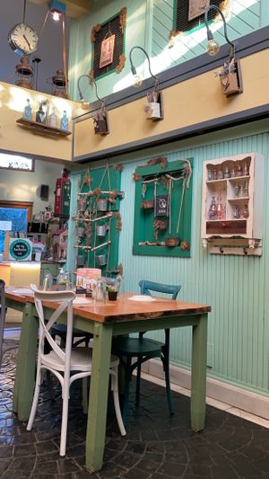   at Treis Laloun -Τρεις Λαλούν in Athens