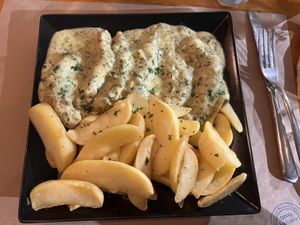   at Treis Laloun -Τρεις Λαλούν in Athens