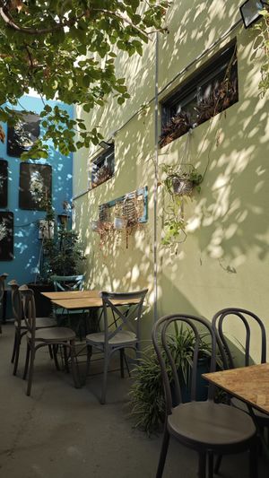  at Treis Laloun -Τρεις Λαλούν in Athens