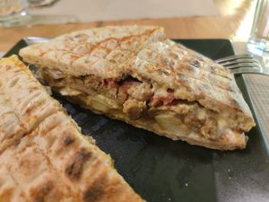  at Treis Laloun -Τρεις Λαλούν in Athens