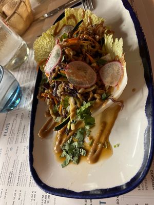 Salade thai aux legumes croquants  at La Ola in Sete