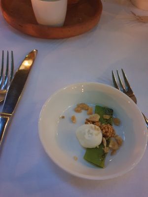 Amuse-bouche, flat bean and vegan feta cream at Le Jardin in Utrecht