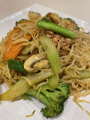Veggie Singapore noodles at Ben Thanh in Burlington
