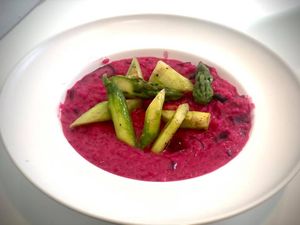 Grilled Asparagus and Beetroot Risotto with Cream Sauce 烤盧筍紅菜頭汁意大利飯 (Photo by 素素樂) at Veg-mind Cafe in New Territories