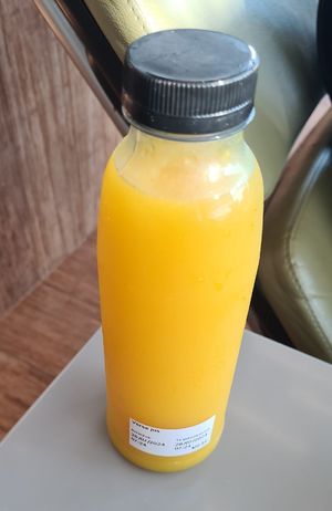 Fresh orange juice at AMS - Amsterdam Bread Company in Schiphol